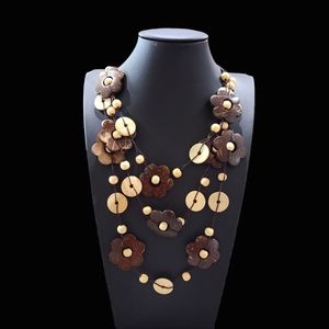 Flowers Brown and Tan Wood Necklase